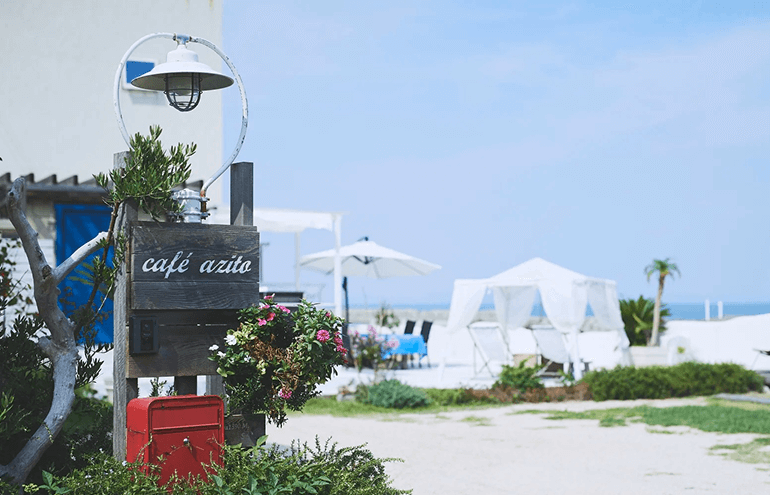 カフェアジトの入口